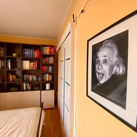 Einstein's * Athens